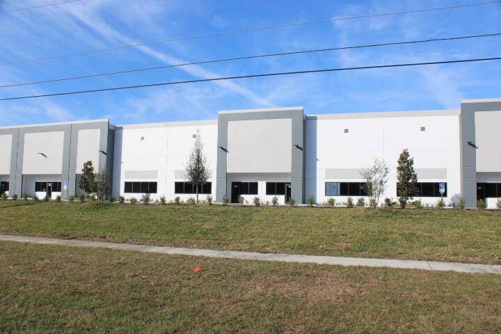 More Photos Of 6920 U.S. 41 hwy, Apollo Beach Warehouse For Lease