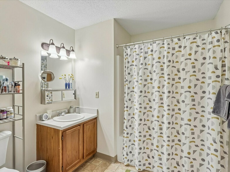 More Photos Of 1620 Vine St, West Des Moines Apartments For Sale