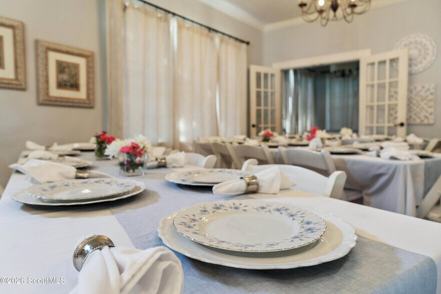 More Photos Of 1908 Gloucester St, Brunswick Restaurant For Sale