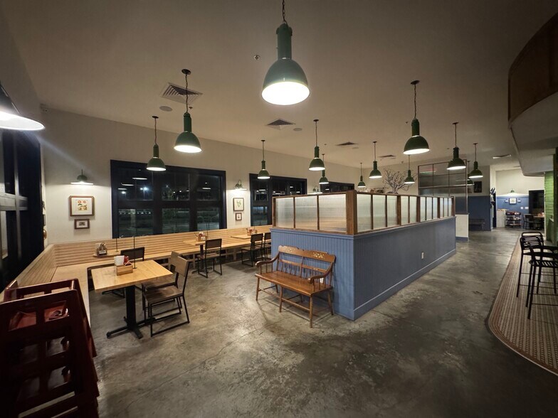 More Photos Of 166 Calhoun Station Pky, Gluckstadt Restaurant For Sale