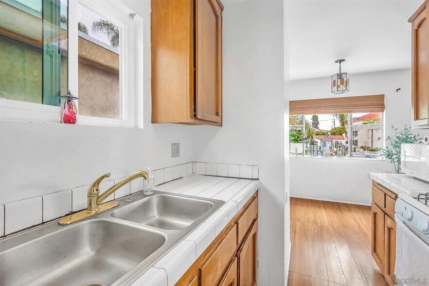 More Photos Of 248 Orange Ave, Coronado Multifamily For Sale