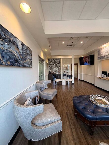 More Photos Of 250 E Basse Rd, San Antonio Medical For Lease
