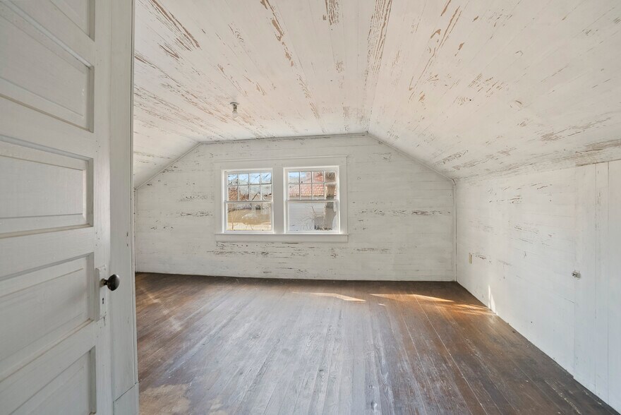 More Photos Of 611 Carthage St, Sanford Medical For Lease