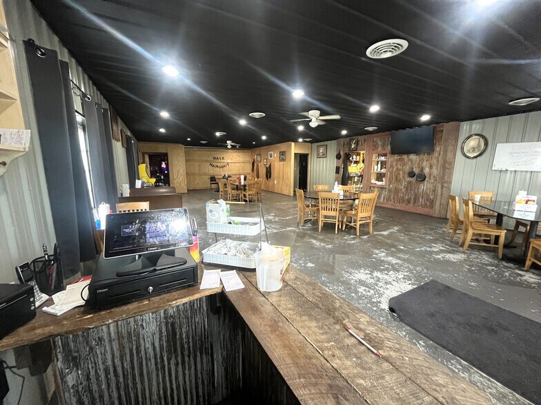 More Photos Of 219 Main St, Hale Flex For Sale