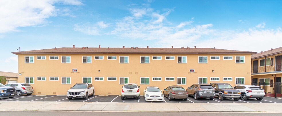 More Photos Of 11123 S Inglewood Ave, Inglewood Apartments For Sale