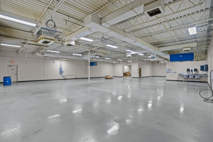 More Photos Of 157 Industrial Dr, King Warehouse For Lease