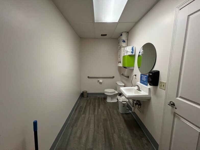 More Photos Of 6895 Paoli Rd, Belleville Restaurant For Sale