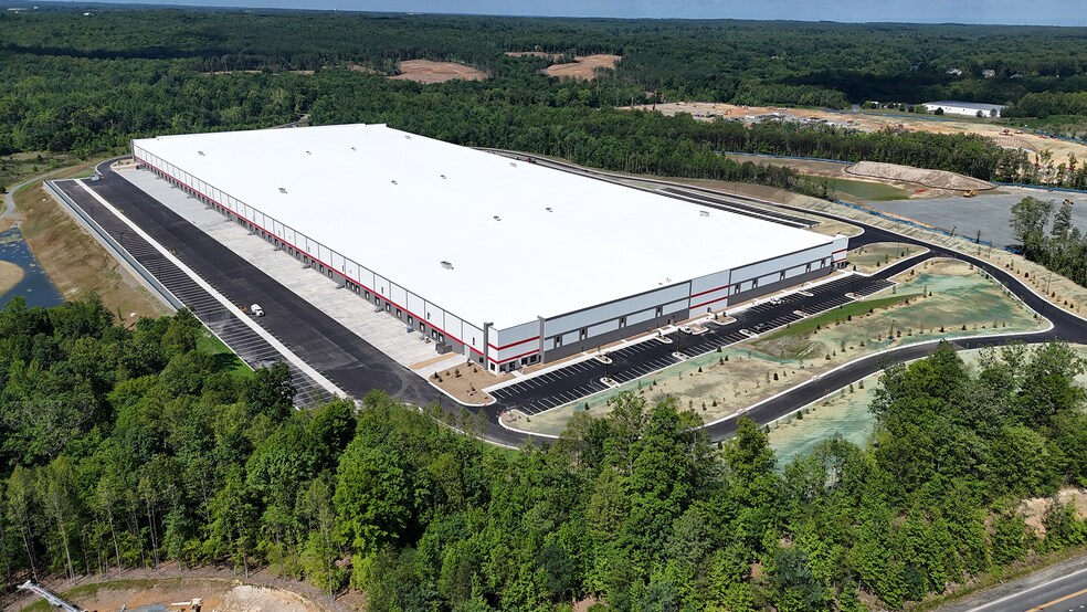 More Photos Of 211 Centreport Pky, Fredericksburg Warehouse For Lease