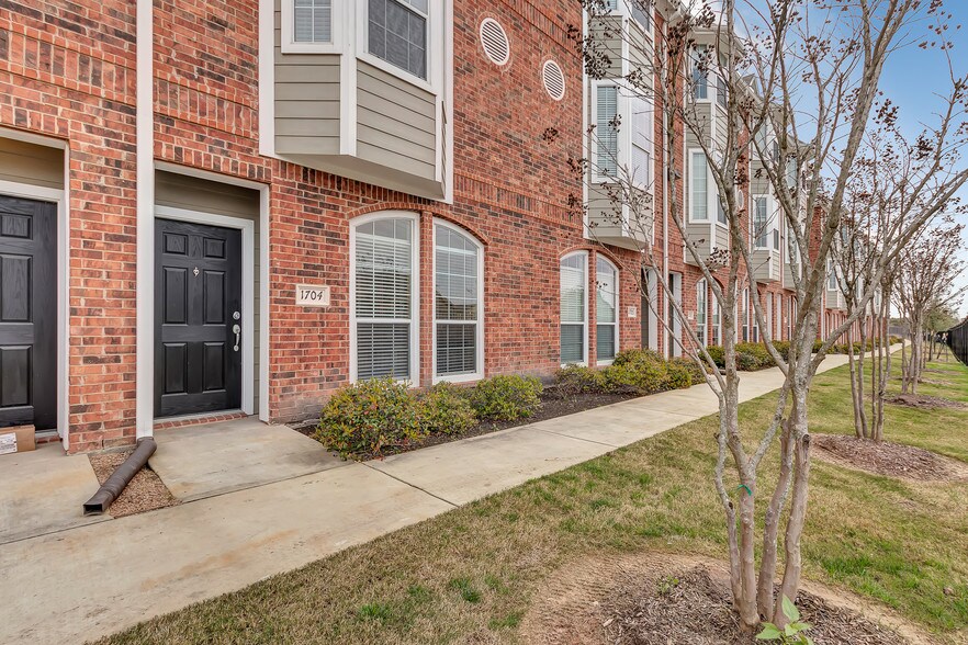 More Photos Of 1198 Jones Butler Rd, College Station Apartments For Sale