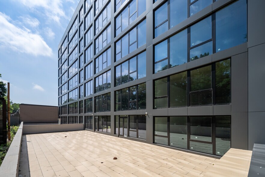 More Photos Of 825 39th St, Brooklyn Office For Sale