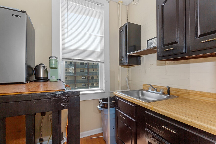 More Photos Of 416 Main St, Boonton Storefront For Sale