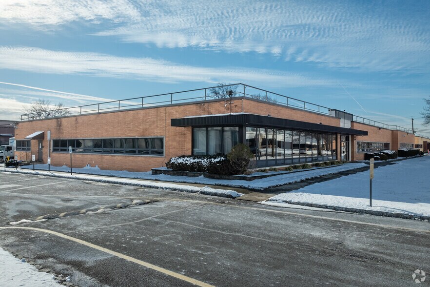 More Photos Of 133 Terminal Ave, Clark Flex For Lease