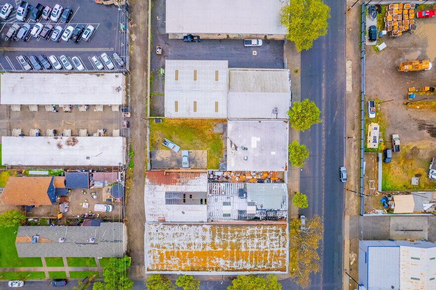 More Photos Of 413 7th St, Modesto Storefront For Sale