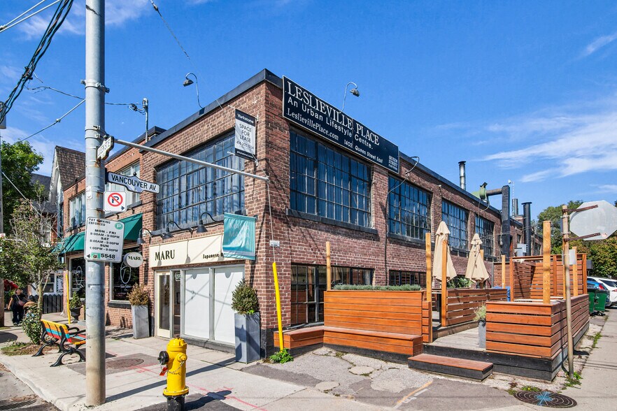 More Photos Of 1402 Queen St E, Toronto Storefront Retail Office For Lease