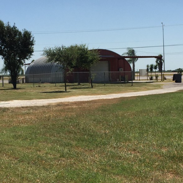 More Photos Of 2032 S US Highway 281, Falfurrias Contractor Storage Yard For Sale