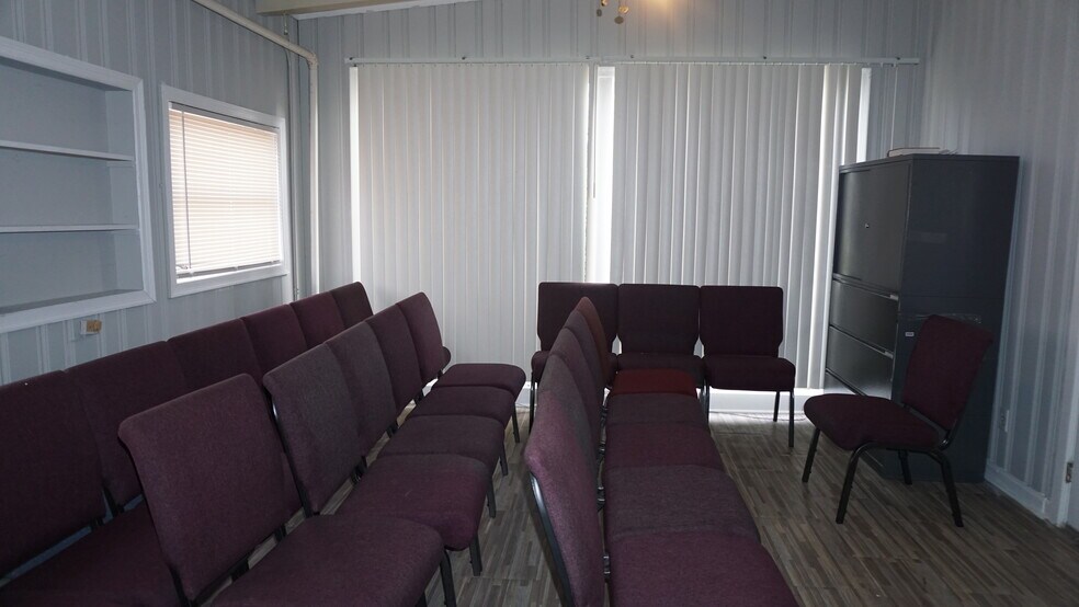 More Photos Of 2589-2613 Tilson Rd, Decatur Religious Facility For Lease
