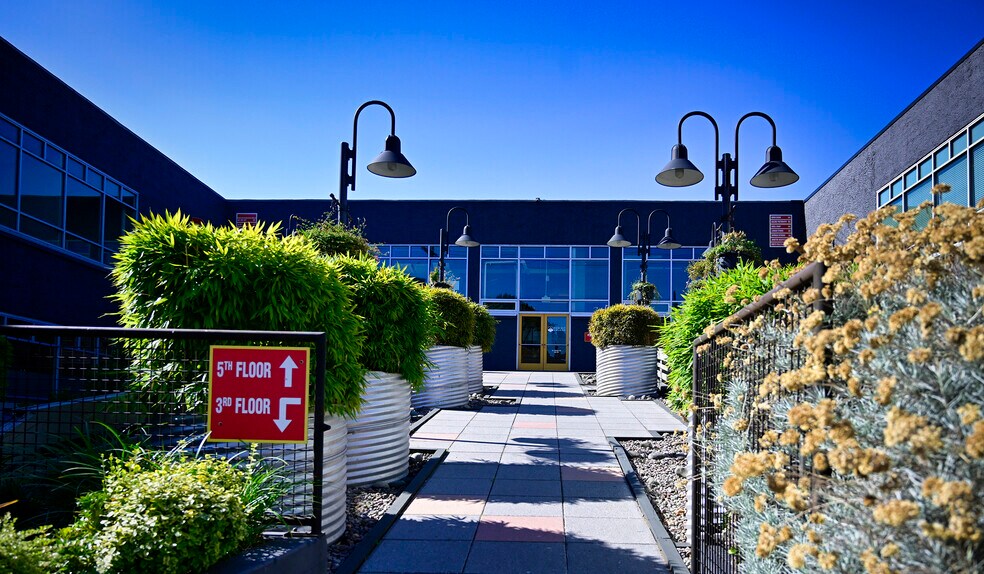 More Photos Of 3131 Western Ave, Seattle Office For Lease