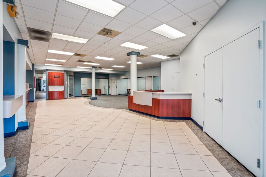 More Photos Of 4000 E Broad St, Whitehall Convenience Store For Sale