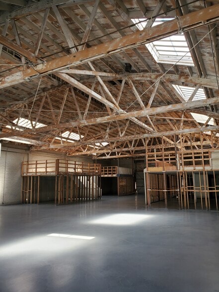 More Photos Of 612 S La Brea Ave, Los Angeles Storefront For Lease