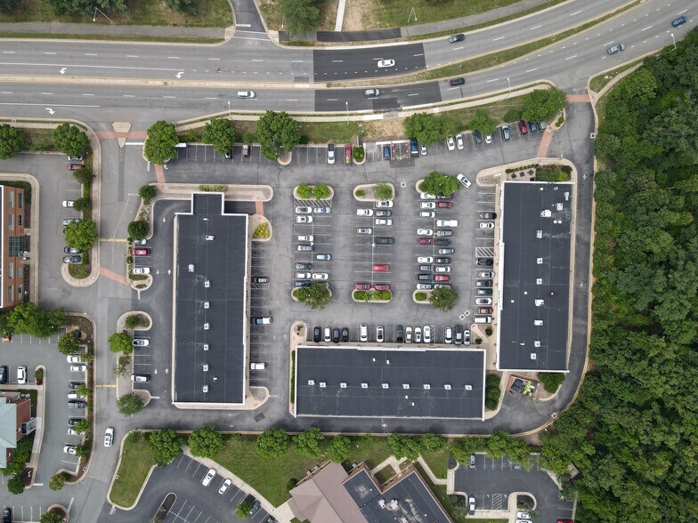 More Photos Of 2521-2537 Cowan Blvd, Fredericksburg Office For Lease