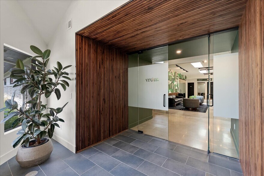 More Photos Of 900 Main St, Grandview Coworking Space