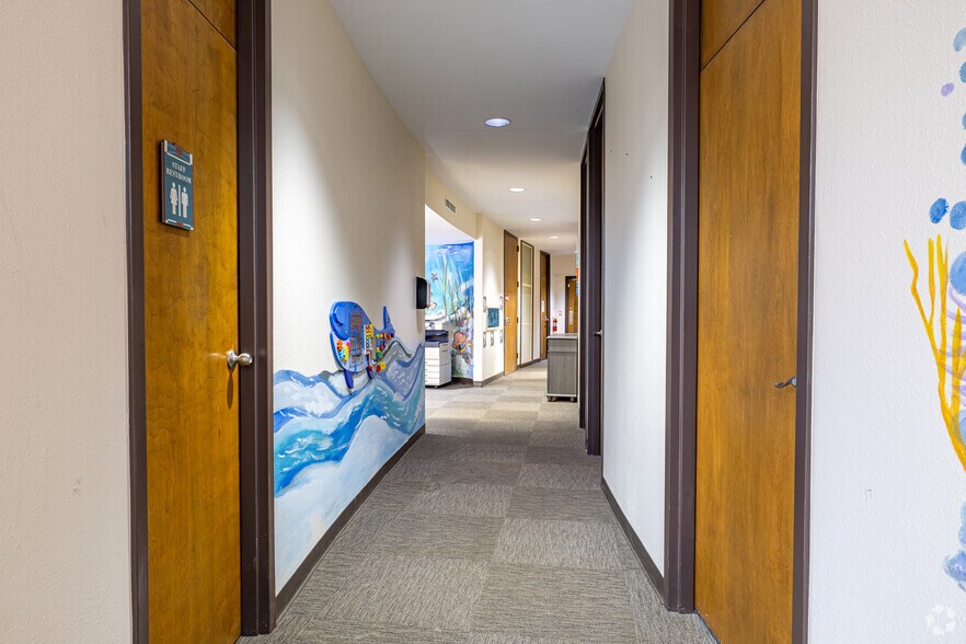 More Photos Of 4802 Texas Blvd, Texarkana Office For Sale