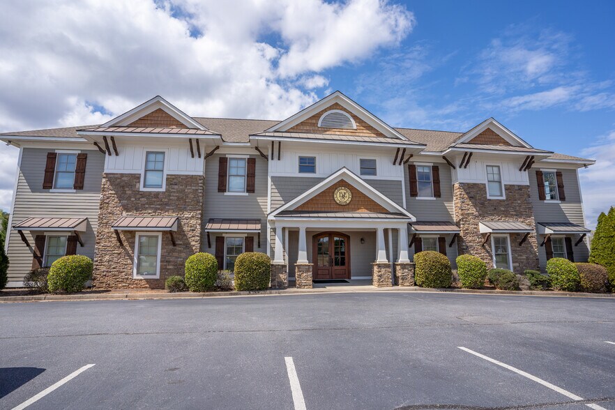 More Photos Of 1129 Lake Oconee Pky, Eatonton Office For Lease