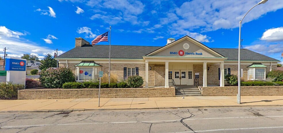 Primary Photo Of 3131 S 13th St, Milwaukee Bank For Sale