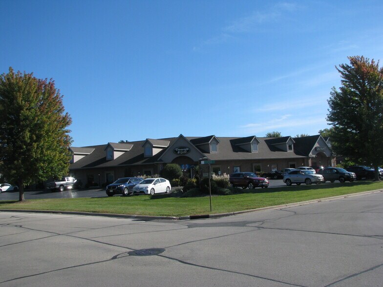 More Photos Of 2071 Central Dr, Green Bay General Retail For Lease