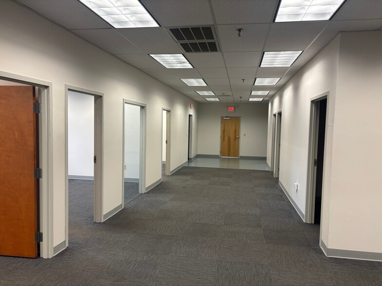 More Photos Of 88 Boyd Ave, East Providence Office For Lease