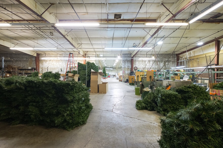 More Photos Of 1620-1720 W Airway Rd, Lebanon Manufacturing For Sale