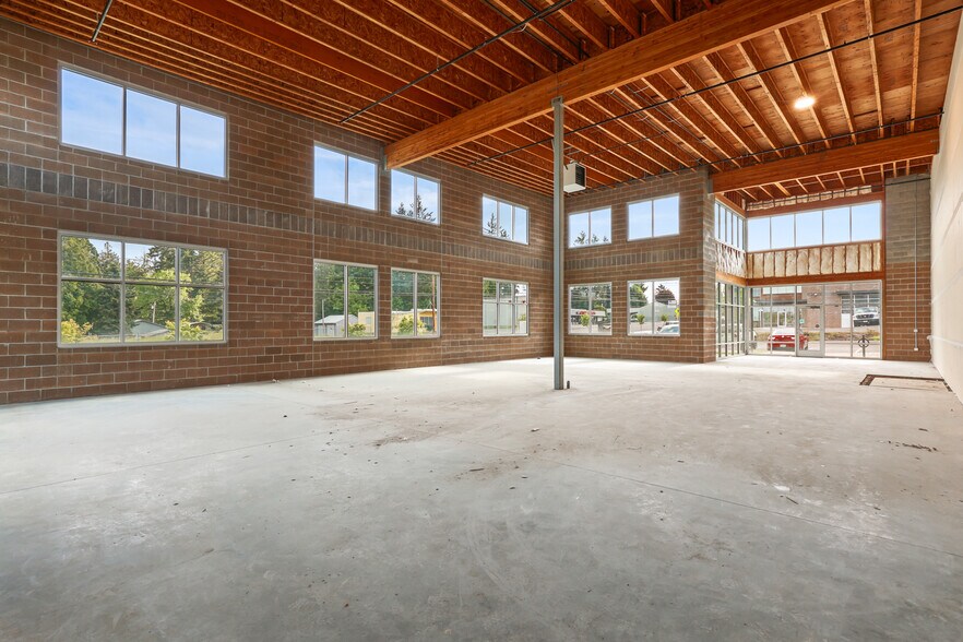 More Photos Of 21600 SE Stark St, Gresham Service For Lease