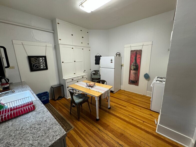 More Photos Of 309 N Humphreys St, Flagstaff Apartments For Sale