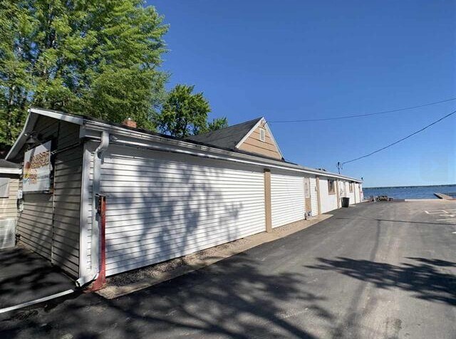 More Photos Of W5884 Cedar Ct, Shawano Bar For Sale