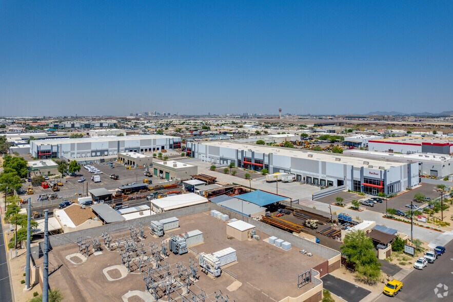 More Photos Of 4250 E Superior Ave, Phoenix Warehouse For Lease