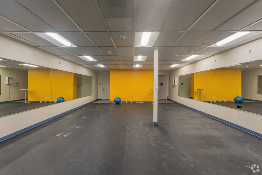 More Photos Of 195 S Milpitas Blvd, Milpitas Research And Development For Lease