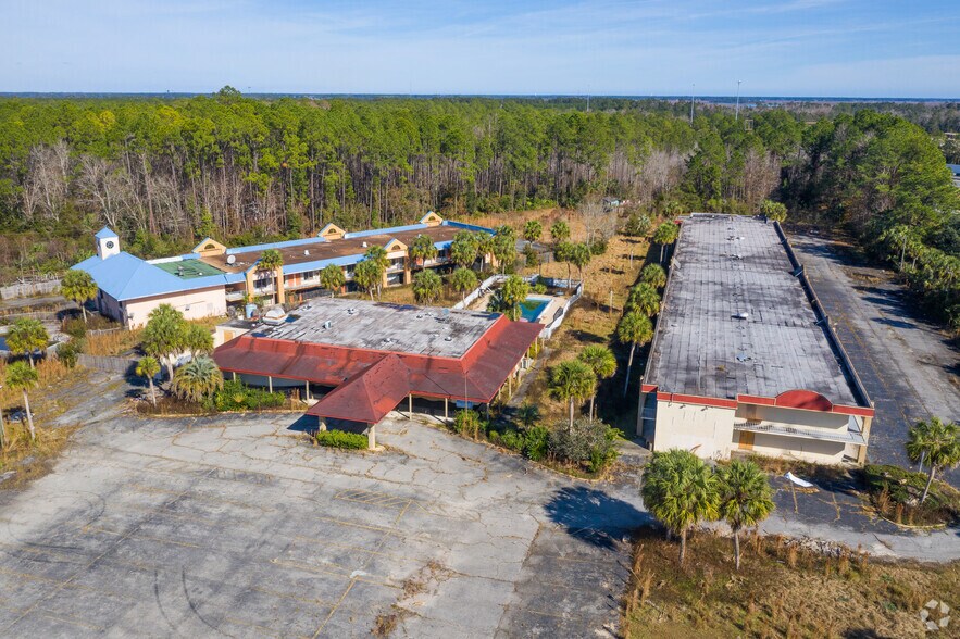 Primary Photo Of 852374 US Highway 17, Yulee Hotel For Sale