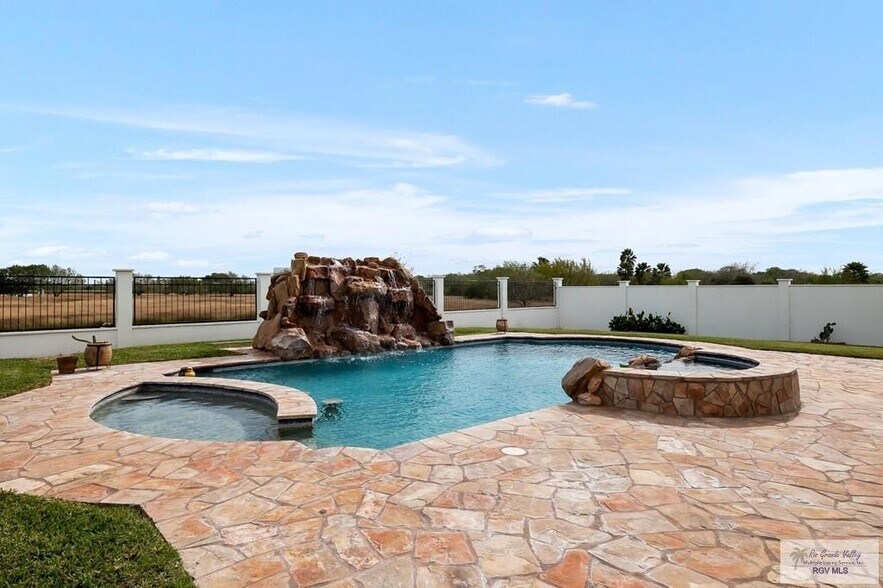 More Photos Of 25219 Bass Blvd, Harlingen Lodge Meeting Hall For Sale