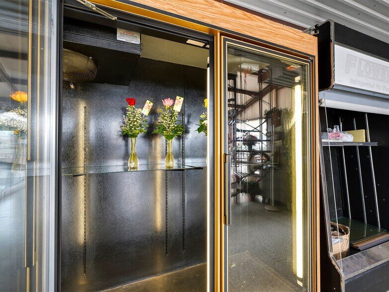 More Photos Of 530 N Mississippi Ave, Ada Freestanding For Sale