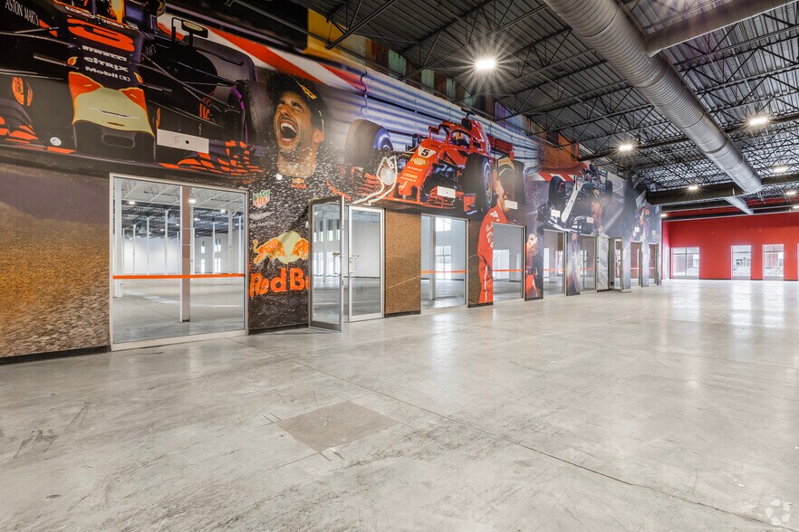 More Photos Of 2044-2082 Rte Transcanadienne, Dorval Unknown For Lease