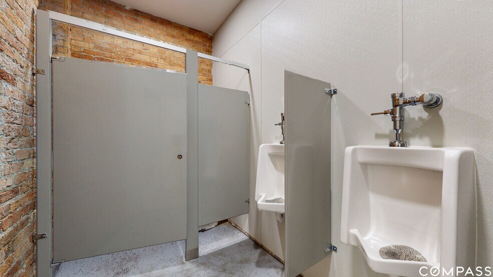 More Photos Of 2241 S Wabash Ave, Chicago Loft Creative Space For Sale