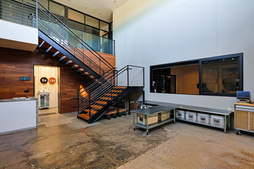 More Photos Of 5009 Exposition Blvd, Los Angeles Warehouse For Sale