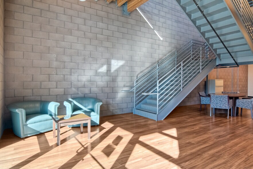 More Photos Of 2540-2546 Gateway Rd, Carlsbad Office For Sale