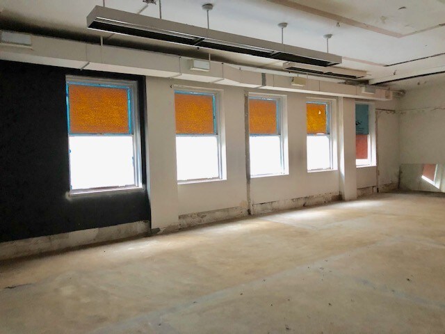More Photos Of 9 N Wabash Ave, Chicago Loft Creative Space For Lease
