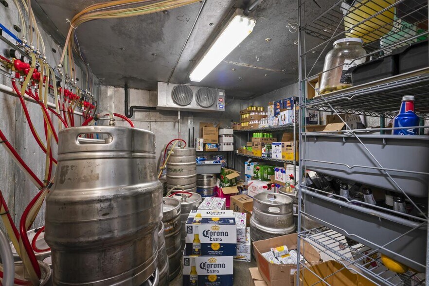 More Photos Of 51 S Pearl St, Albany Sports And Entertainment For Sale