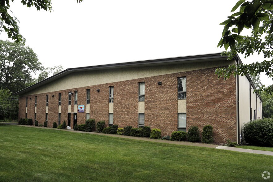 More Photos Of 4 Gold Mine Rd, Flanders Warehouse For Lease