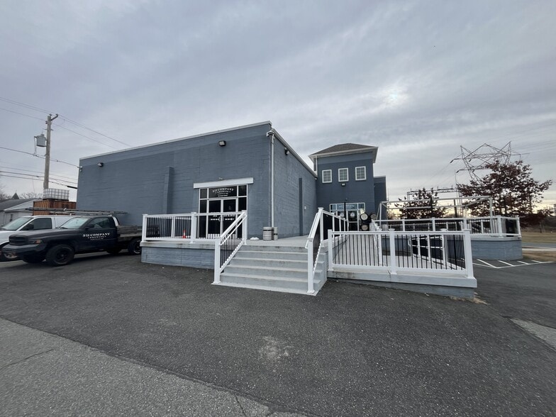 Primary Photo Of 325 Front St, Perryville Restaurant For Sale