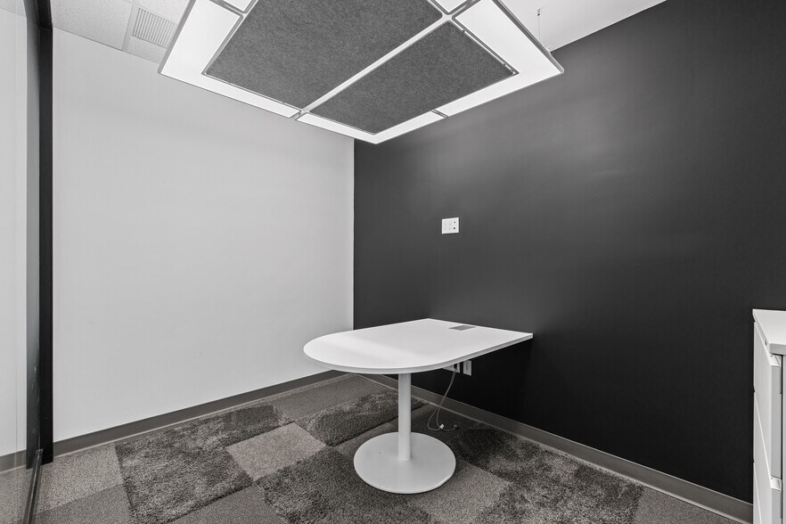 More Photos Of 354 Davenport Rd, Toronto Freestanding For Lease