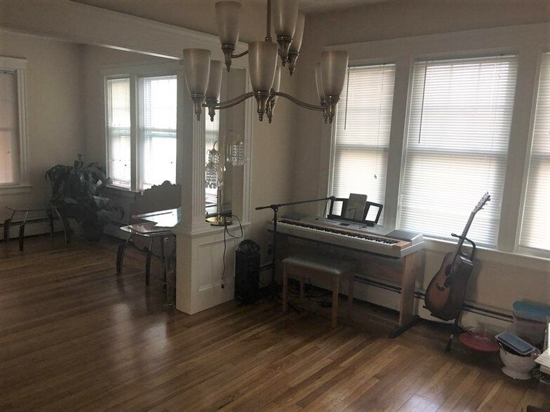More Photos Of 380 Taunton Ave, East Providence Restaurant For Sale