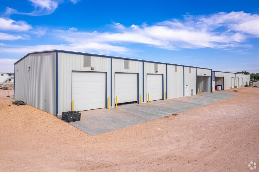 More Photos Of 8913 Interstate 20, Midland Warehouse For Lease